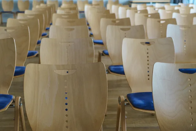 chair series, lecture, audience, preparation, lecture, lecture, lecture, lecture, lecture, audience, audience. How to run B2B influencer marketing audience research before briefing creators