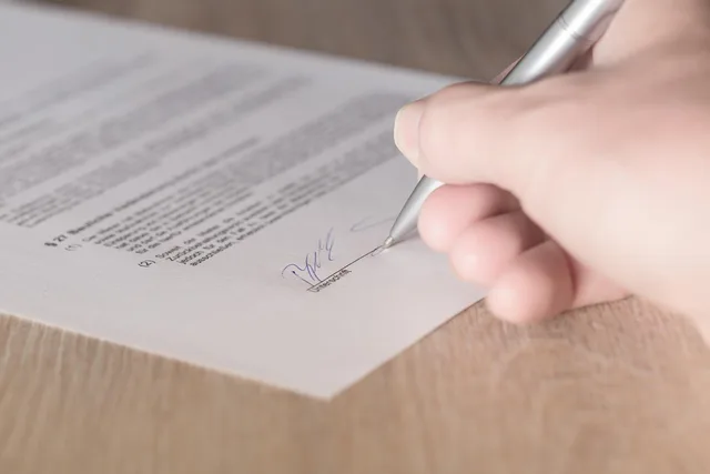 contract, signature, lease, disposal, contract, contract, contract, contract, contract, signature, signature, lease. Nine clauses that make B2B influencer marketing commercial contracts safer