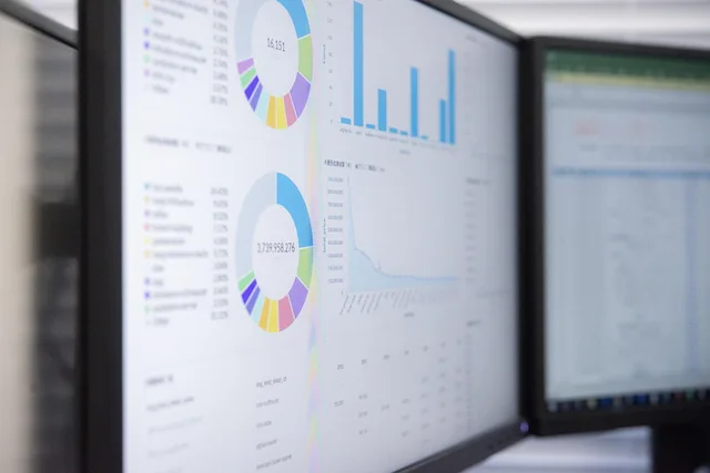 data, chart, graph, monitor, marketing, infographics, analyze, blue marketing, blue data, data, data, data, data, data, chart, graph, graph, marketing. How to run B2B influencer marketing measurement without guesswork
